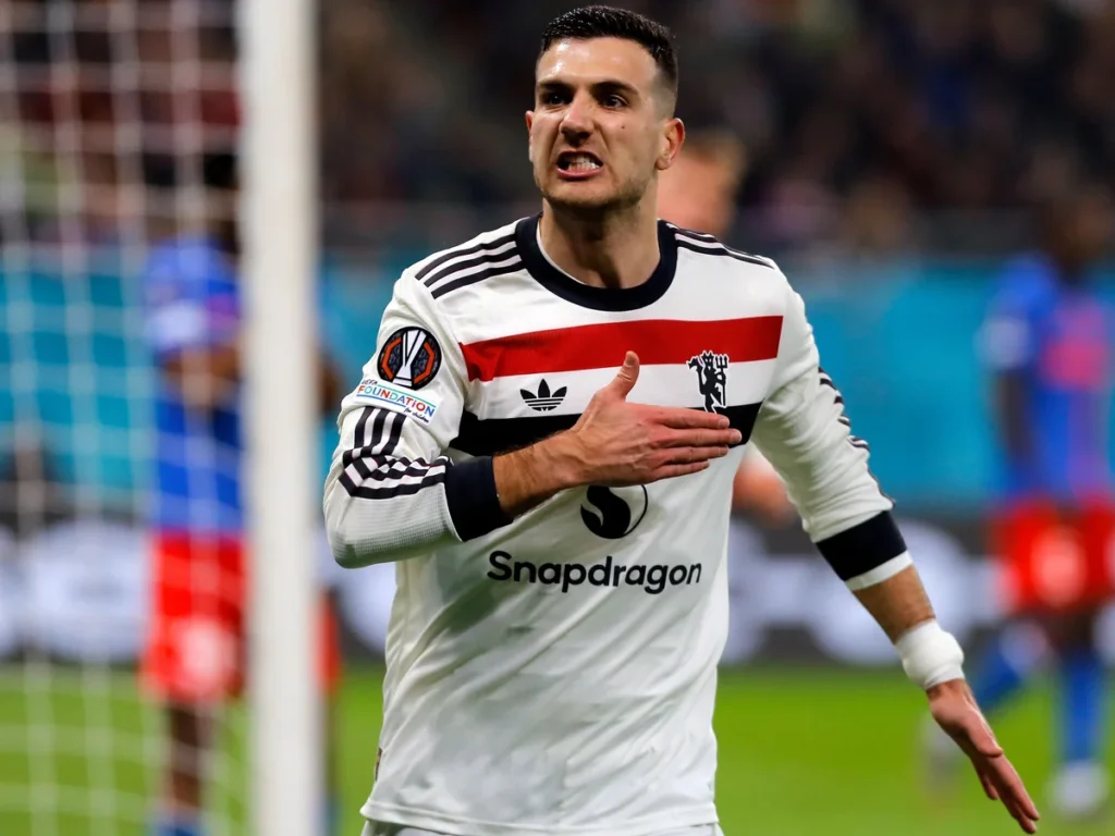 Roy Keane criticises Diogo Dalot